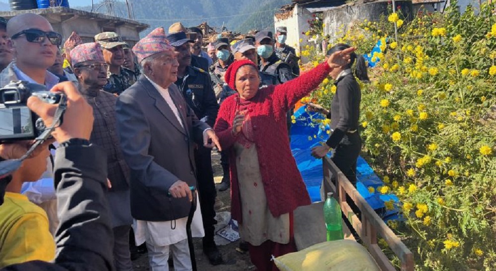 भूकम्पबाट गम्भीर घाइते वीरे पुनलाई उपचार गर्न राष्ट्रपतिले काठमाडौं ल्याए
