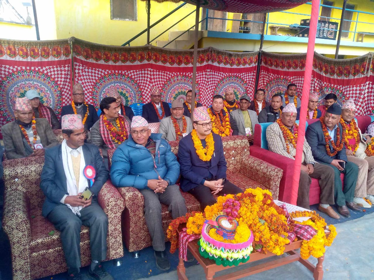 सुदूरपश्चिम भौतिक पूर्वधार विकास मन्त्री देउवासहितको टोली पहाडी जिल्लाको यात्रामा