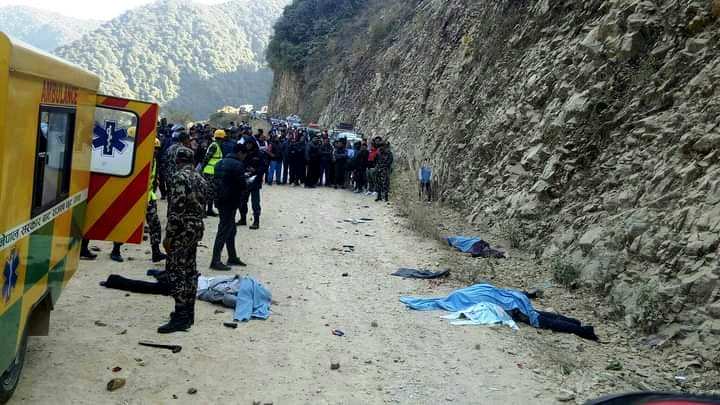 थानकोट कार दुर्घटनाका मृतकको संख्या ५ पुग्यो (नामावलीसहित)