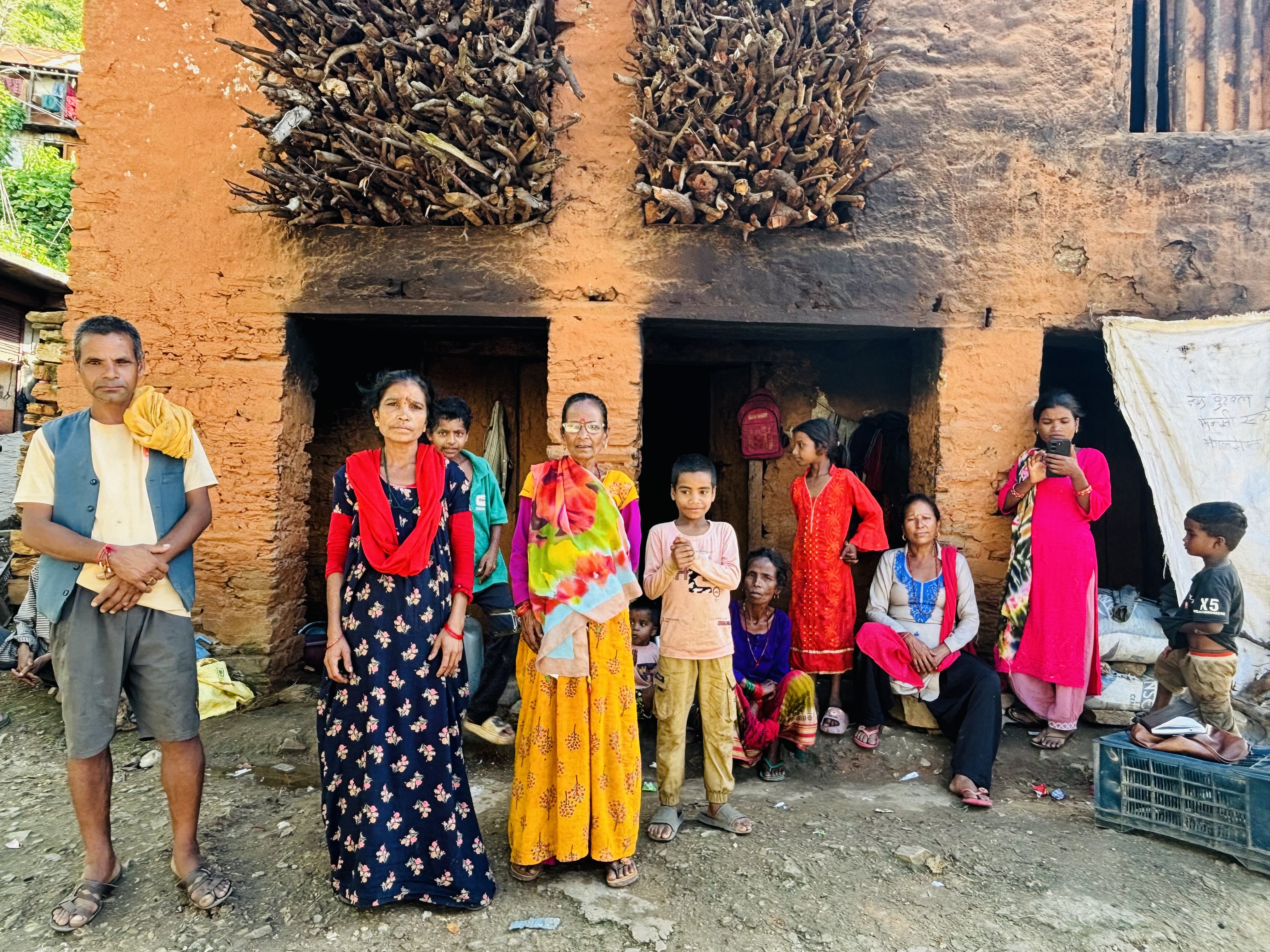 बसोबास समस्याले अछामका वादी समुदायका बालबालिकाको पढाइ प्रभावित